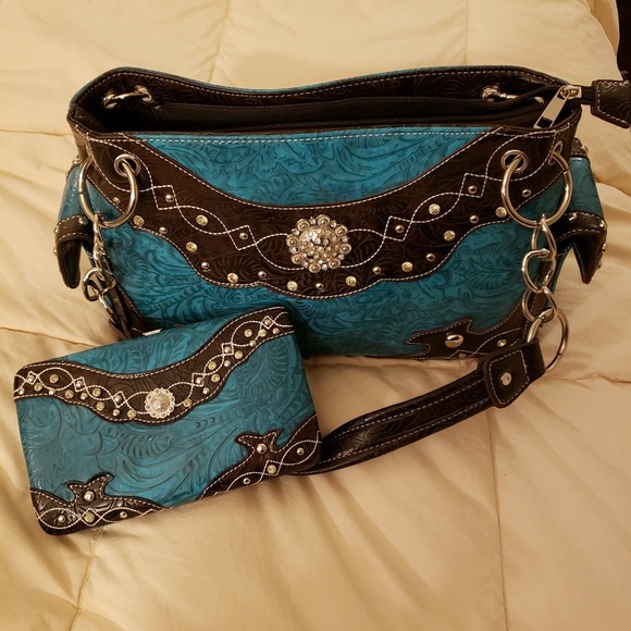 *Sold* Purse with matching wallet. Brand New. - Picture 4 of 4